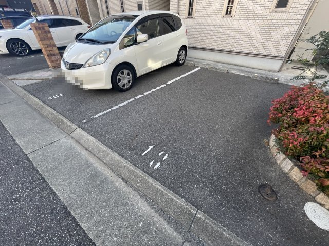 サンリバー大久保の駐車場