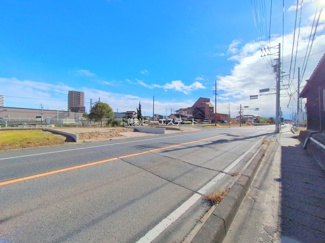 【前面道路含む現地写真】