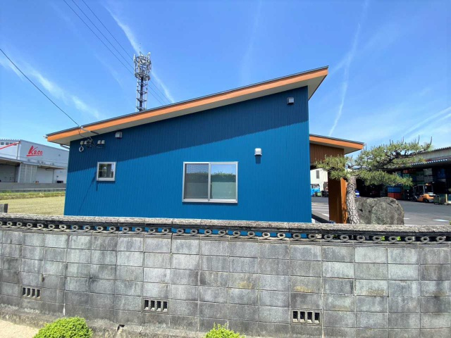 北山崎町貸店舗の外観