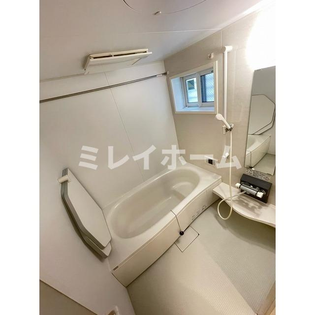 ラメゾネットヴェルトゥの浴室