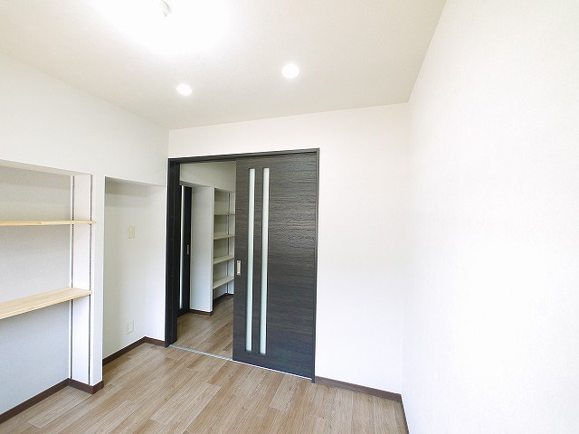 新町ハイツの洋室|使い勝手のいい洋室です