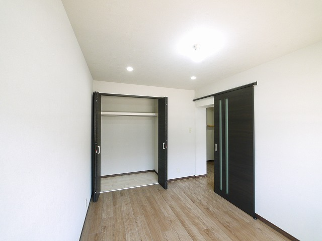 新町ハイツの洋室|個人の部屋や寝室として使える洋室です