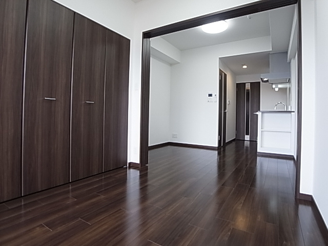 神戸市兵庫区三川口町１丁目の賃貸マンションの居間・リビング|リビング