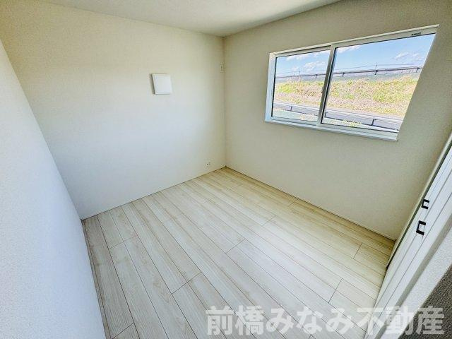 玉村町福島23-1期　２号棟(全１２区画)　リナージュ　新築建売分譲の洋室|明るい洋室です