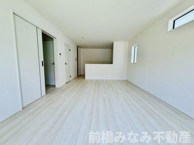 玉村町福島23-1期　２号棟(全１２区画)　リナージュ　新築建売分譲の居間・リビング|おしゃれなリビングです