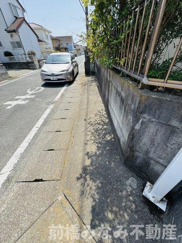 【土地】邑楽郡邑楽町明野　74坪、東小至近※解体更地渡しの前面道路含む現地写真