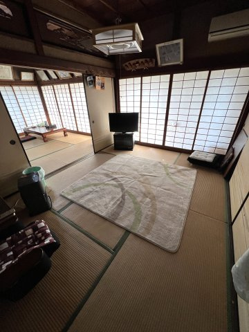 鏡野町古川　中古住宅　8DK＋2S ＋離れ・納屋の和室|６畳