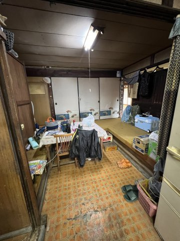 鏡野町古川　中古住宅　8DK＋2S ＋離れ・納屋の居間・リビング