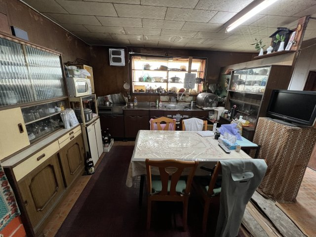 鏡野町古川　中古住宅　8DK＋2S ＋離れ・納屋のダイニング