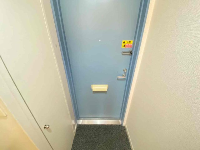 レオパレスラダックＢの玄関