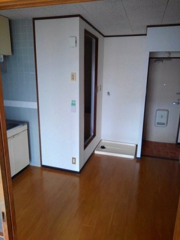 シャルマン若草の内装|内装は落ち着いています