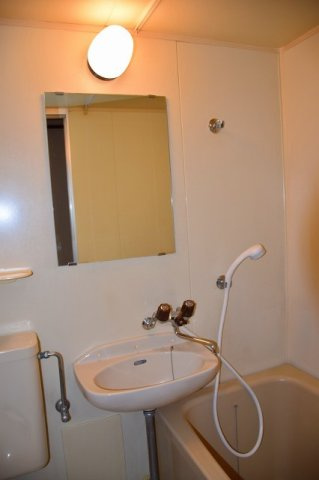 シャルマン若草の洗面所|コンパクトで使いやすい洗面所