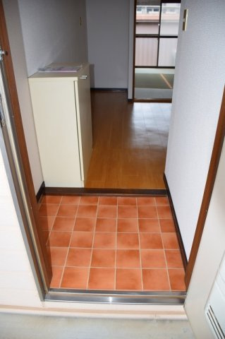 シャルマン若草の玄関|きれいな玄関です