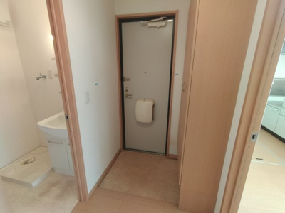 【玄関】 | ジュネス針田　B棟