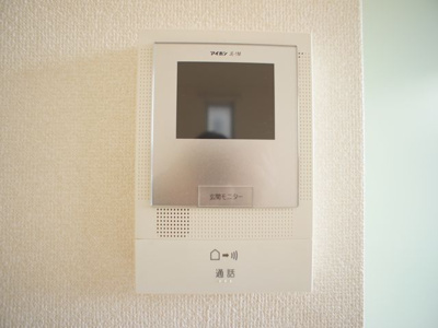 【セキュリティ】 | ラフィーネA | 訪問者の確認ができるTVドアホン付きです♪