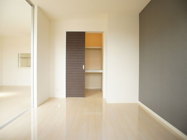 【寝室】 | ラフィーネA | 清潔感のあるきれいな洋間です♪