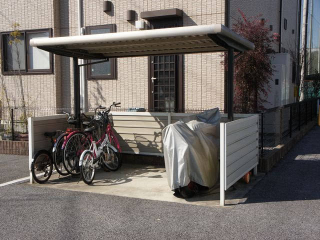 【その他共用部分】 | ラフィーネA | 屋根付きの駐輪場があります♪
