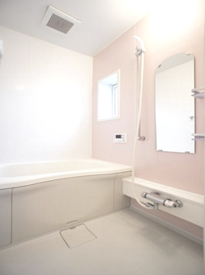 【浴室】 | ラフィーネA | ピンクの可愛いバスルームで一日の疲れを癒してください。