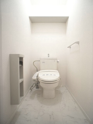 【トイレ】 | ラフィーネA | 温水洗浄暖房便座機能付きです♪