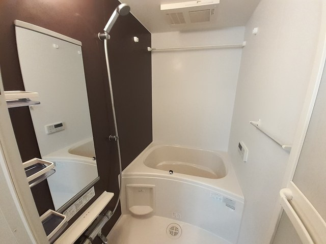 狛江市東和泉２丁目のアパートの浴室