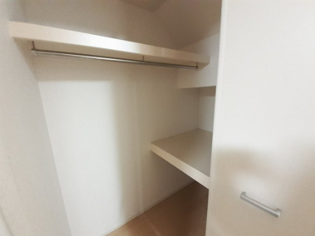 狛江市東和泉２丁目のアパートの収納