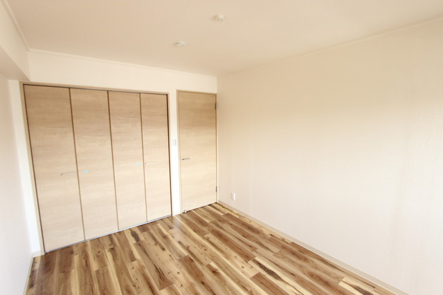 稲熊ビルの洋室