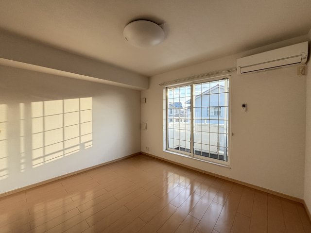 Ｐｉｎｅ　Ｃｏｕｒｔ（パインコート）の居間・リビング