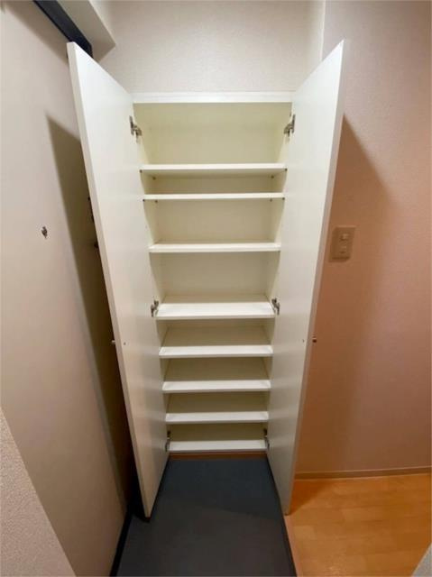 川崎市麻生区高石４丁目のアパートの収納