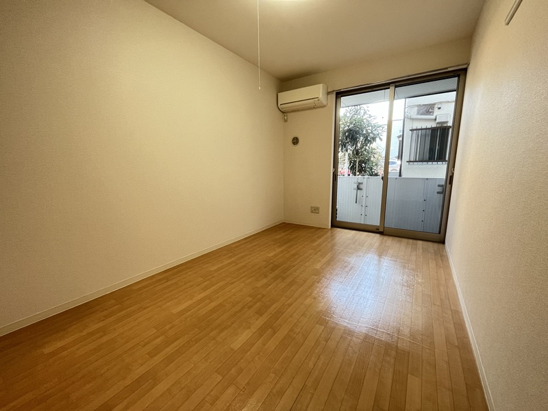 川崎市麻生区高石４丁目のアパートの居間・リビング