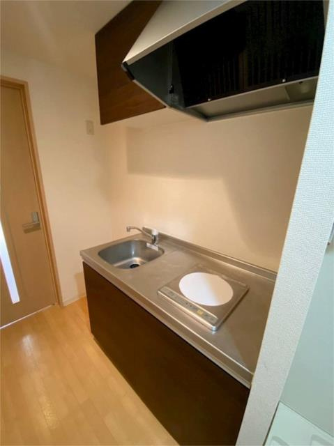 川崎市麻生区高石４丁目のアパートのキッチン