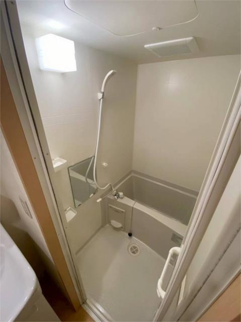 川崎市麻生区高石４丁目のアパートの浴室