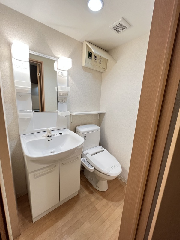 川崎市麻生区高石４丁目のアパートのトイレ