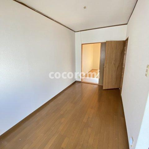 守口市藤田町貸家の居間・リビング