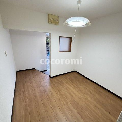 大久保町車庫付きテラスの内装