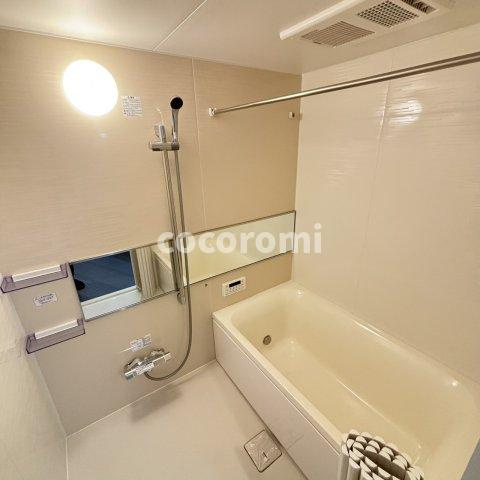 ロイヤルシャトー寝屋川オークビルの浴室