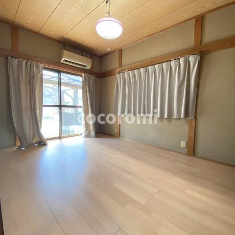 出口3丁目貸家の居間・リビング