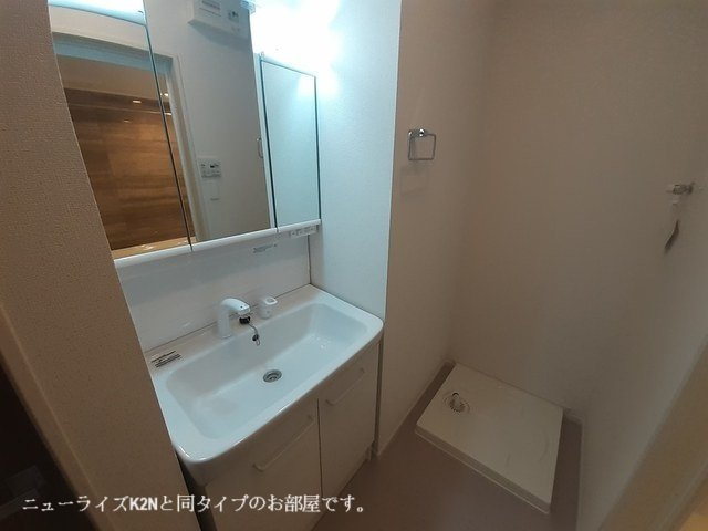 【洗面所】 | グランドールⅡ | 明るい洗面所です