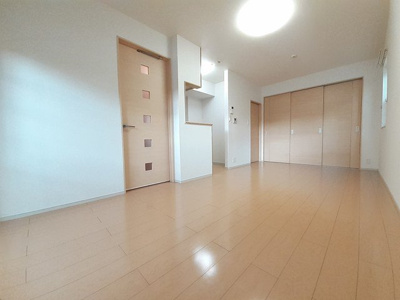 【居間・リビング】 | ヴィラデルソーレⅡ | おしゃれな居間です