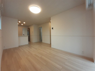 【居間・リビング】 | プレッソ姫路東Ⅰ | ゆったりとしたリビングです