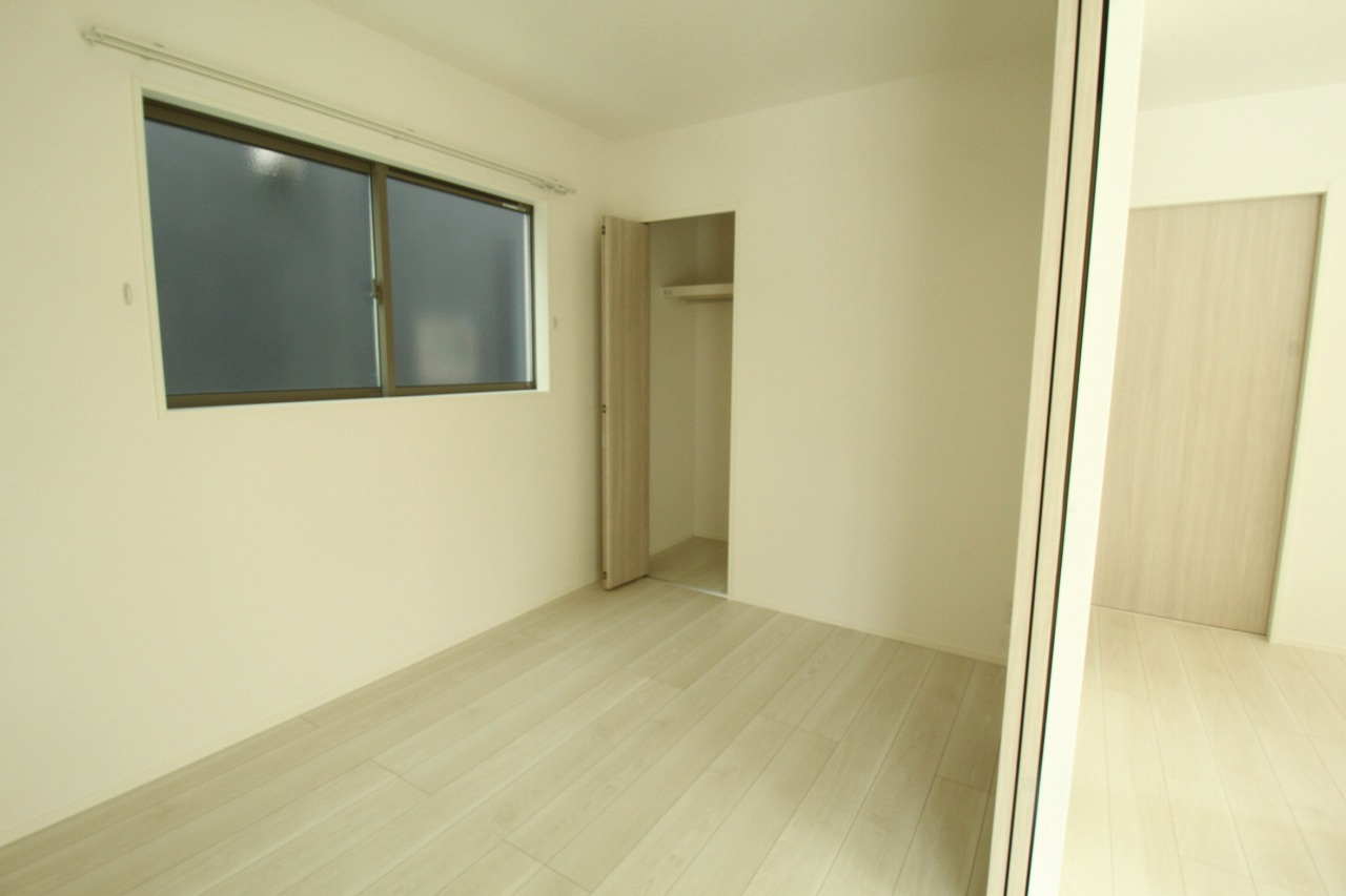 朝倉己　⑯　新築戸建　全3区画の前面道路含む現地写真|東側　公道　5.9ｍ　接面13.5ｍ