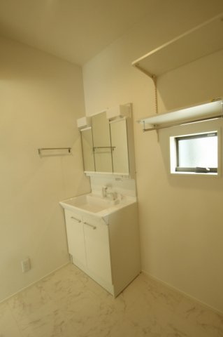 朝倉己　⑯　新築戸建　全3区画の前面道路含む現地写真|東側　公道　5.9ｍ　接面13.5ｍ