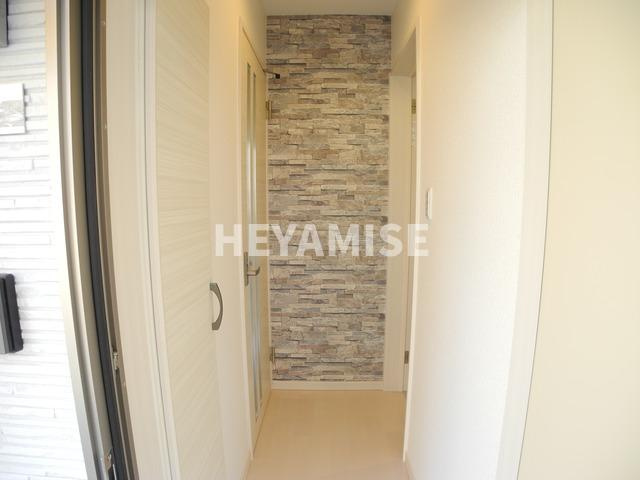 modern palazzo Ｊ－ＢＬＵＥの玄関