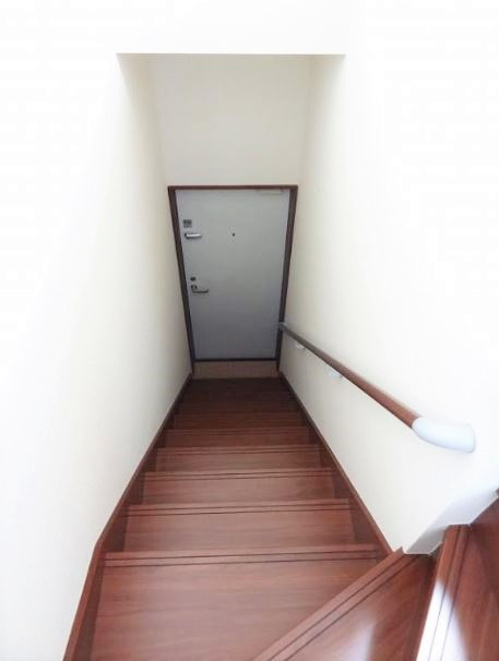 セレーナ高円寺前の玄関|きれいな玄関です