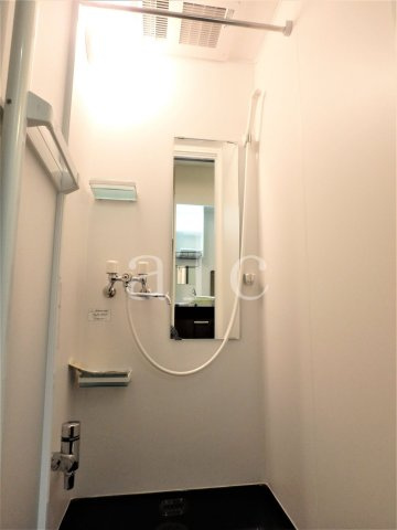 セレーナ高円寺前のシャワールーム|コンパクトで使いやすいお風呂です