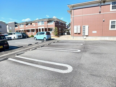 【駐車場】 | グレイスフル弐番館 | 駐車場完備です