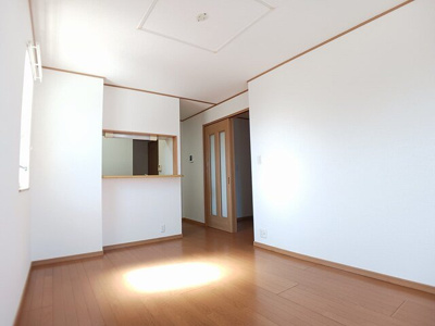 【居間・リビング】 | グレイスフル弐番館 | 使いやすい居間です