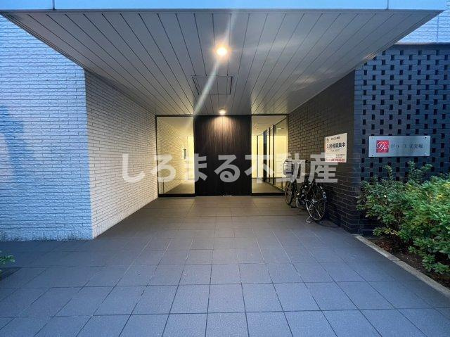 ドゥーエ立売堀のエントランス