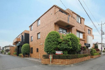 【外観】 | カスティーヨ杵島 | 鉄筋コンクリート造のがっちりとした建物。