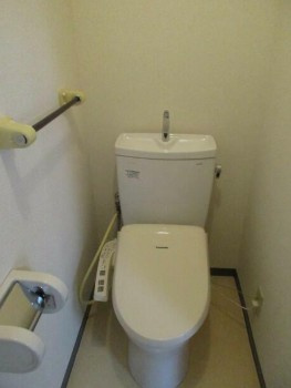 【トイレ】 | カスティーヨ杵島 | 温水洗浄便座。