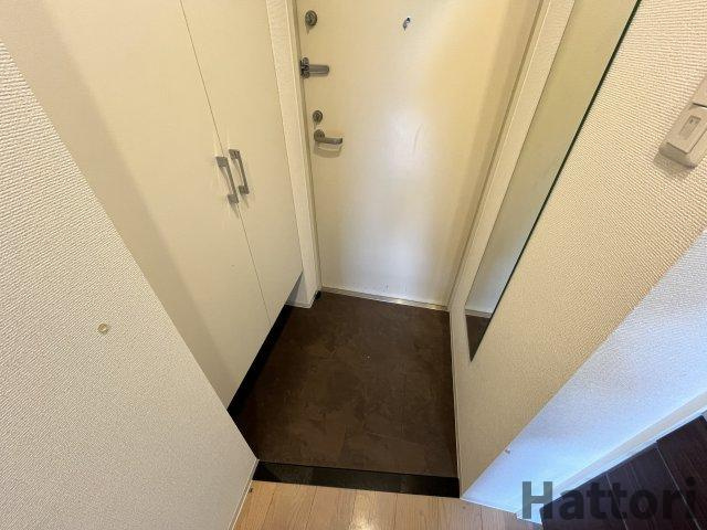 セレニテ江坂ルフレの玄関